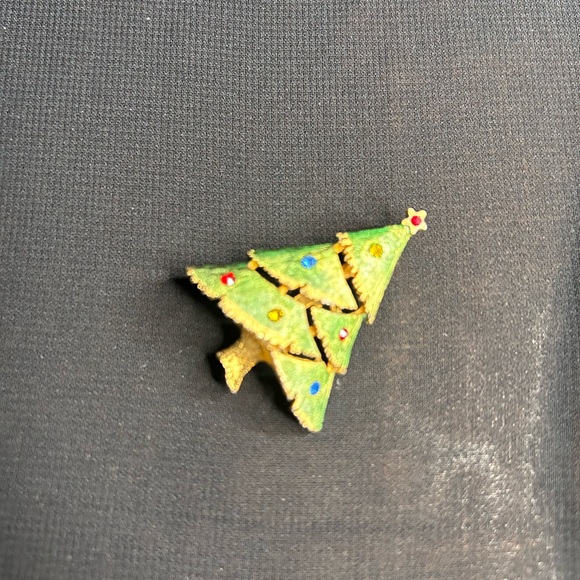 VTG Pretty Gold Tone Metal Christmas Tree brooch. Unbranded. - Picture 4 of 6